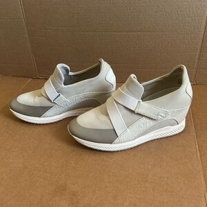 BareTraps Johanna Women's Wedge Oxfords Light Taupe Shoes Size 7 1/2W